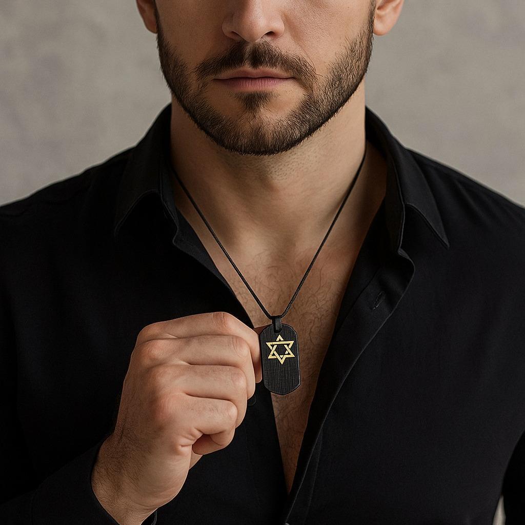 Cordão Masculino Preto Placa Fibra de Carbono com Estrela de Davi Aço