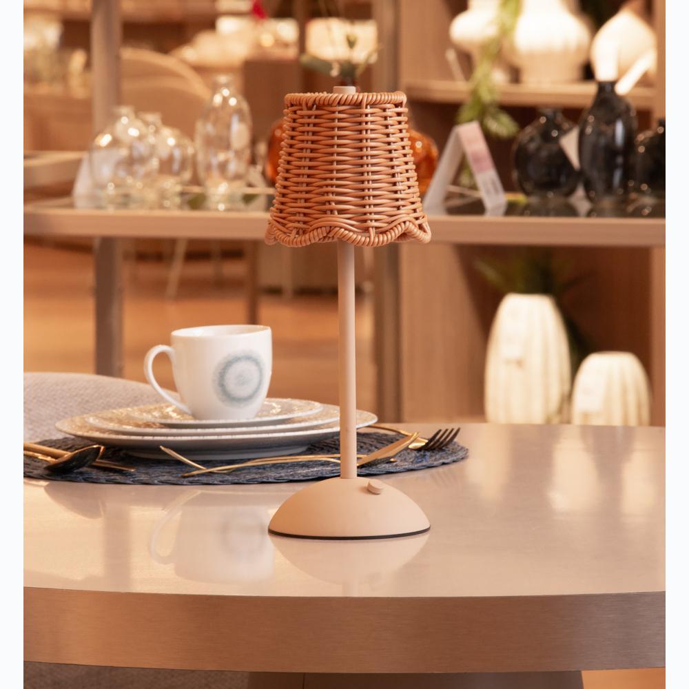 Luminária de Mesa Led 3 Tons Usb Wolff Lagoon Bege Metal em Oferta na Shopee