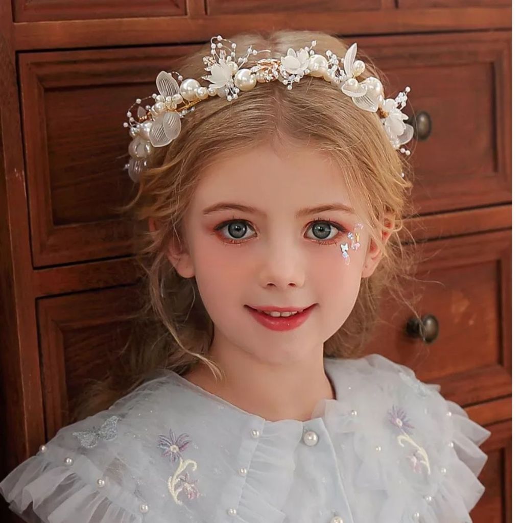 Tiara para Daminha Infantil – Arranjo de Cabelo com Flores e Pérolas em Oferta na Shopee