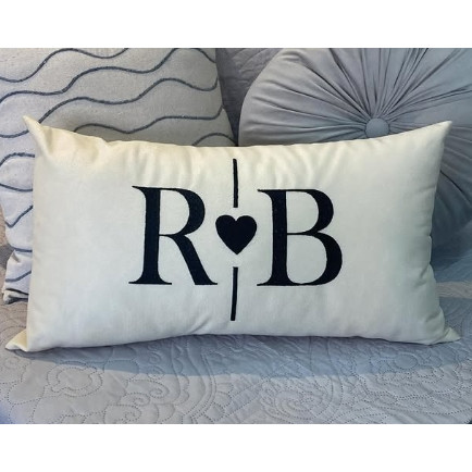 Almofada Personalizada INICIAL | INICIAL Casal Bordada (01 UNIDADE) 50x30 Com Enchimento Cama Posta