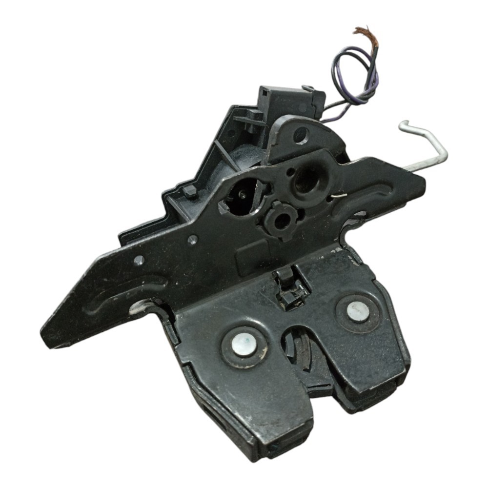Fechadura Tampa Traseira Porta Malas Gm Onix 2014 Usado