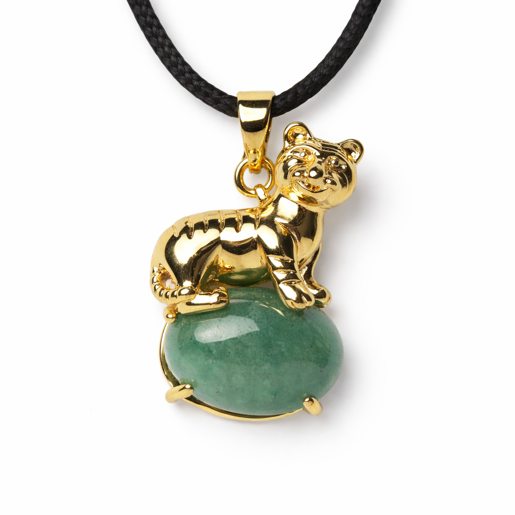 Colar Leoa Cabochao Oval Pedra Quartzo Verde Natural Dourado