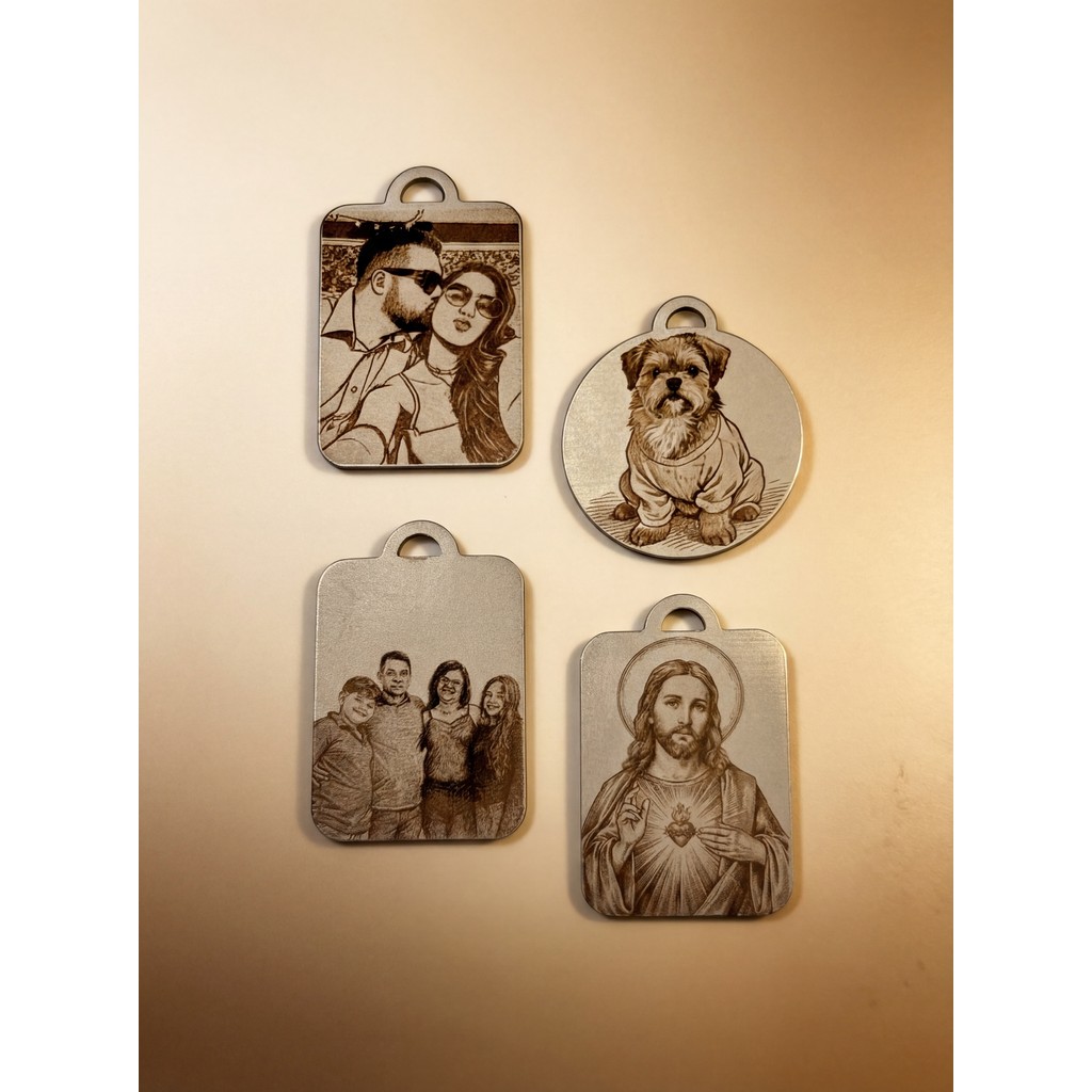 Chaveiro com Fotogravação Personalizada: Sua Foto Gravada a Laser, Acabamento Premium, Casal, Família, Pet em Oferta na Shopee