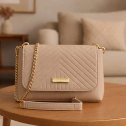 Bolsa Tiracolo Feminina Pequena com Corrente e Alça Ajustável 18x13 cm