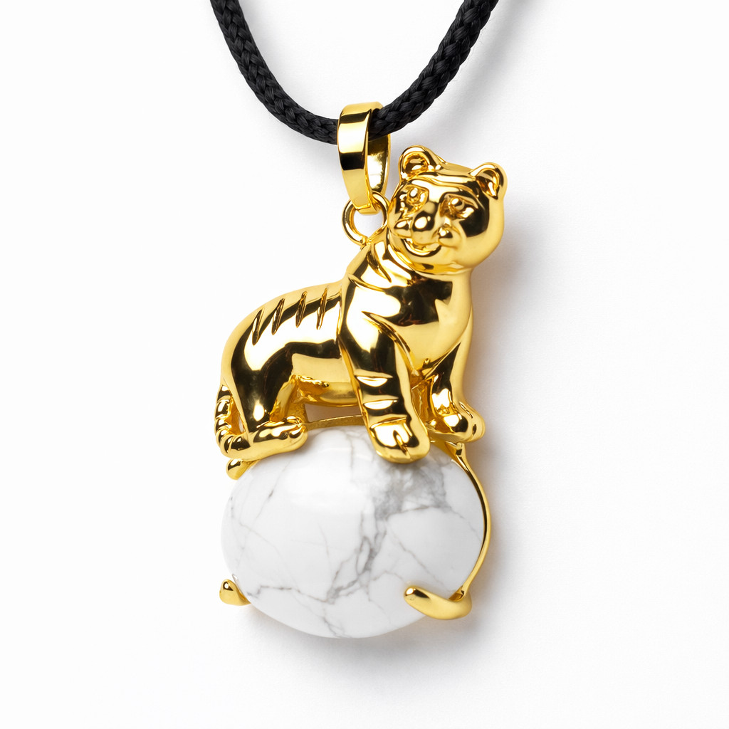 Colar Leoa Cabochao Oval Pedra Howlita Natural Banho Dourado