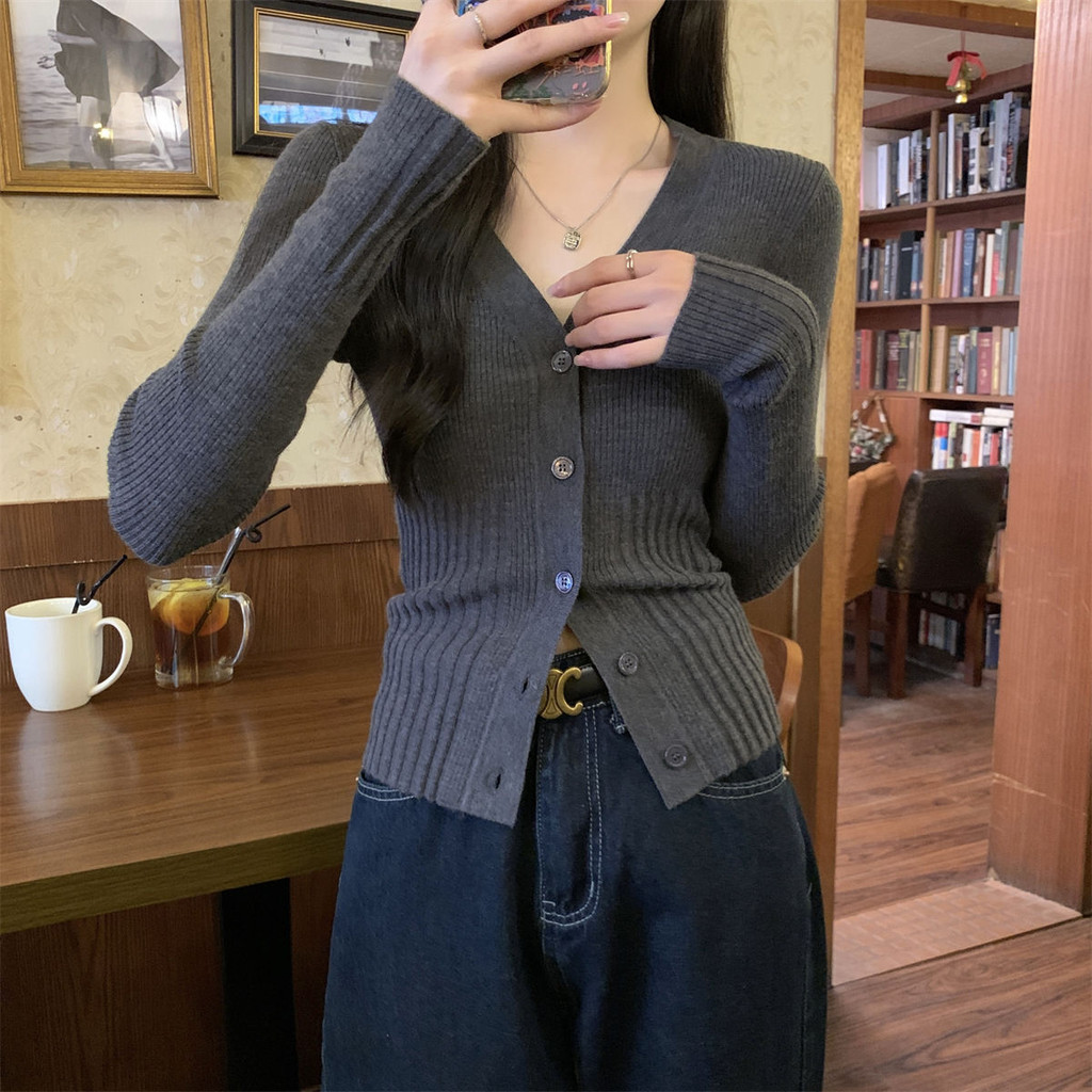 Outono com decote em v temperamento Design sentido malha interior Cardigan feminino fino-ajuste mais magro olhar fino ca em Oferta na Shopee