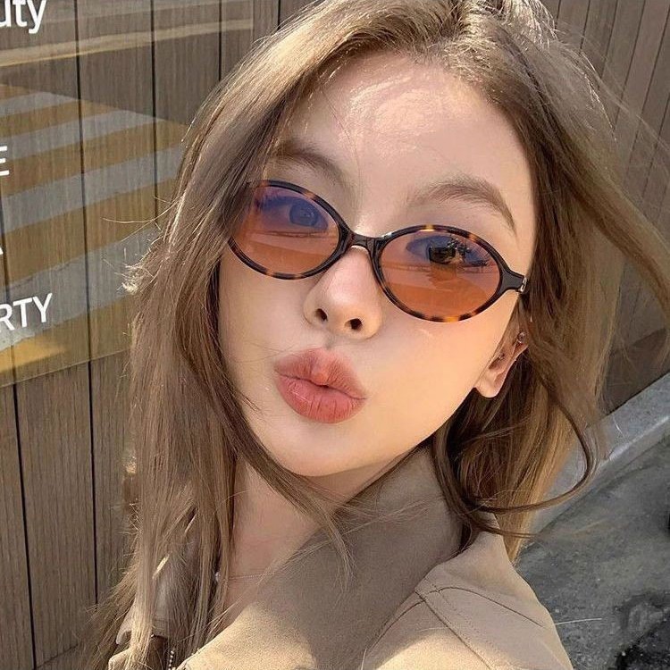 Óculos de sol fotocromáticos ovais ultraleves para mulheres, estilo retrô coreano, super modernos