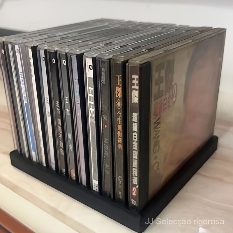 Design minimalista e elegante, espaço para 12 CDs, organizador transparente, moderno, robusto e durável, armazenamento q