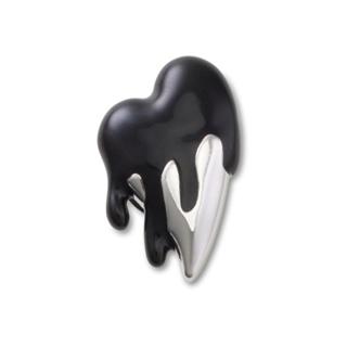 Jibbitz™ Coração Preto e Prata Único em Oferta na Shopee