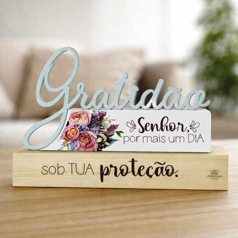 Decoração de Mesa com Pedestal - Gratidão Senhor por Mais um Dia sob Tua Proteção