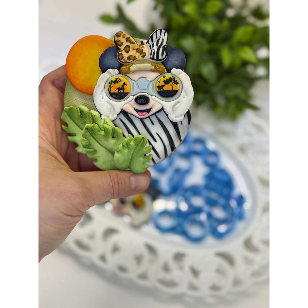 CORTADOR ROSTO MICKEY E MINNIE SAFARI COM BINÓCULO - MODULAR