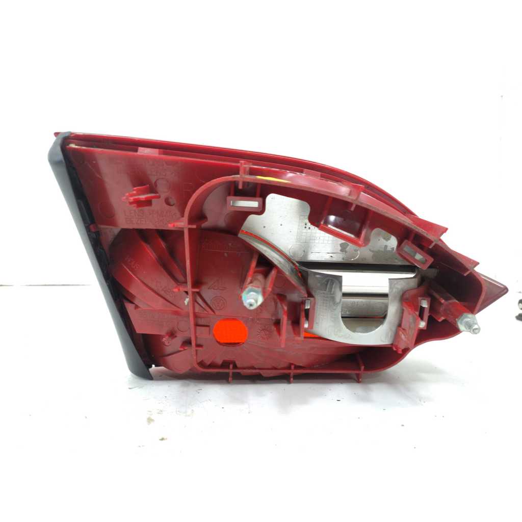 Lanterna Tampa Traseira L.e Volkswagen Jetta 12 C/detalhe Esquerdo Vermelho