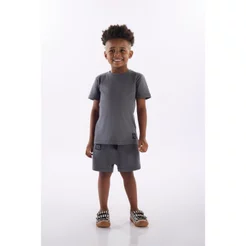 Conjunto Menino Camiseta e Short Três e Já