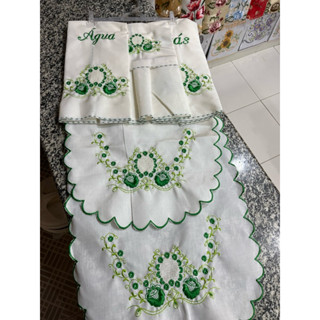 Kit de Cozinha Bordado com 05 peças  Passadeiras e Capas para Água, Liquidificador e Gás em Oferta na Shopee