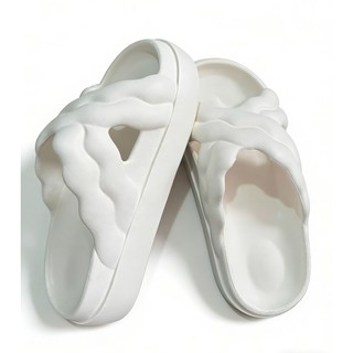Chinelo plataforma, casual e confortável, em formato de nuvem.