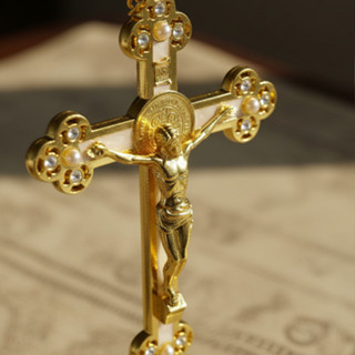 Crucifixo De Mesa E Parede 15cm Dourado Em Metal Pérola Dourado em Oferta na Shopee