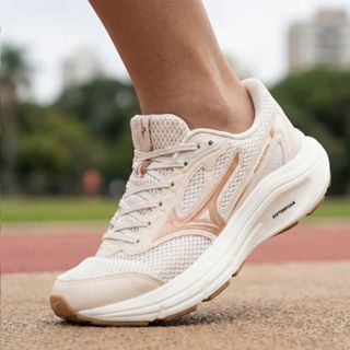 Tênis Feminino Mizuno Hawk 6 Softier Foam Bege/Rosé em Oferta na Shopee