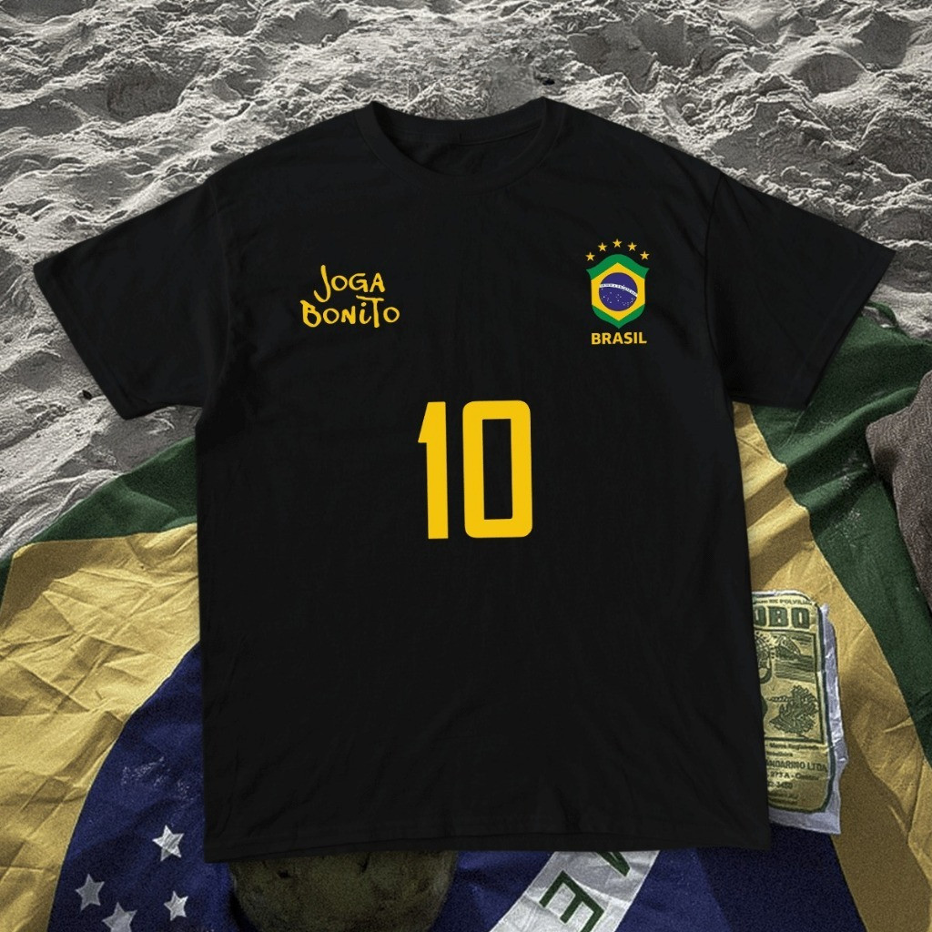 *EXCLUSIVA* Camiseta "Brasil Joga Bonito" T-Shirt Unissex em Algodão Edição Copa do Mundo