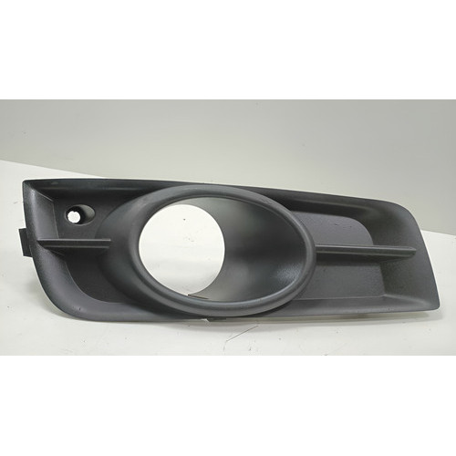 Moldura Grade Farol De Milha Esq Chevrolet Cruze 1.8 2013 Preto Esquerdo