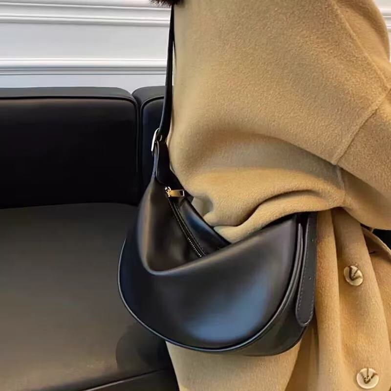 Bolsa Feminina Minimalista De Meia-lua Com Acabamento Brilhante Para Ombro Tiracolo Transversal TM9097 AMY