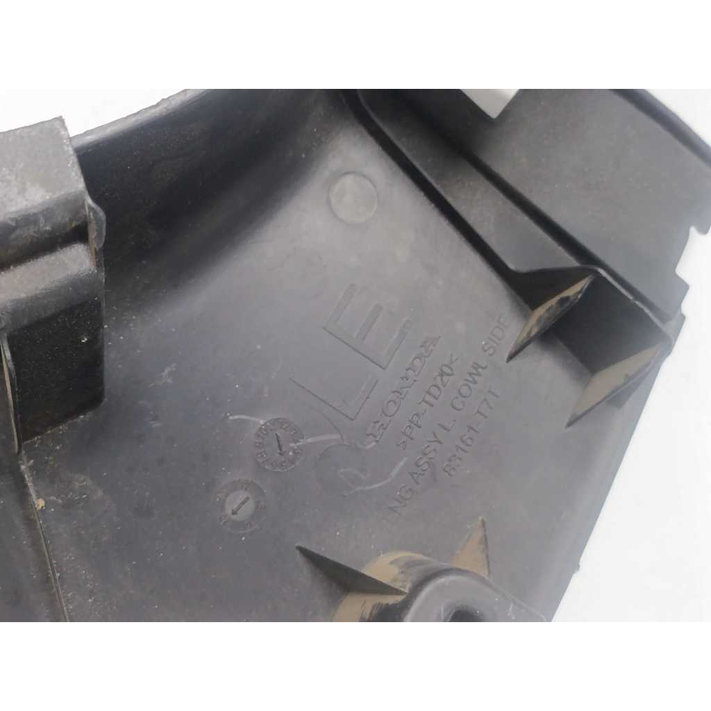 Moldura soleira da porta dianteira esquerda honda hrv 2018