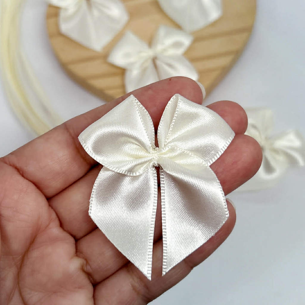 Laço Lacinho CHAMPANHE em Cetim 20/40/100 UNIDADES - nº5 - 5 cm COM FITA PARA AMARRAR