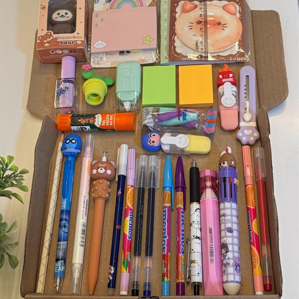 Kit Papelaria Fofa Completo 30 Itens | Canetas, Caderneta, Marca-Texto & Acessórios