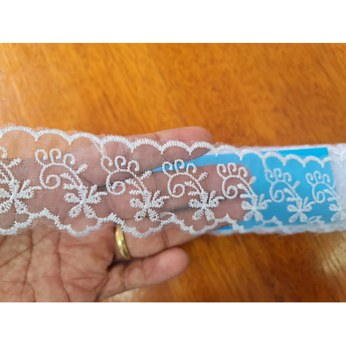 Renda Guipir Tule Bordado Rolo 13,7 x 4cm Para Véu Artesanato Aplique Crl13 em Oferta na Shopee