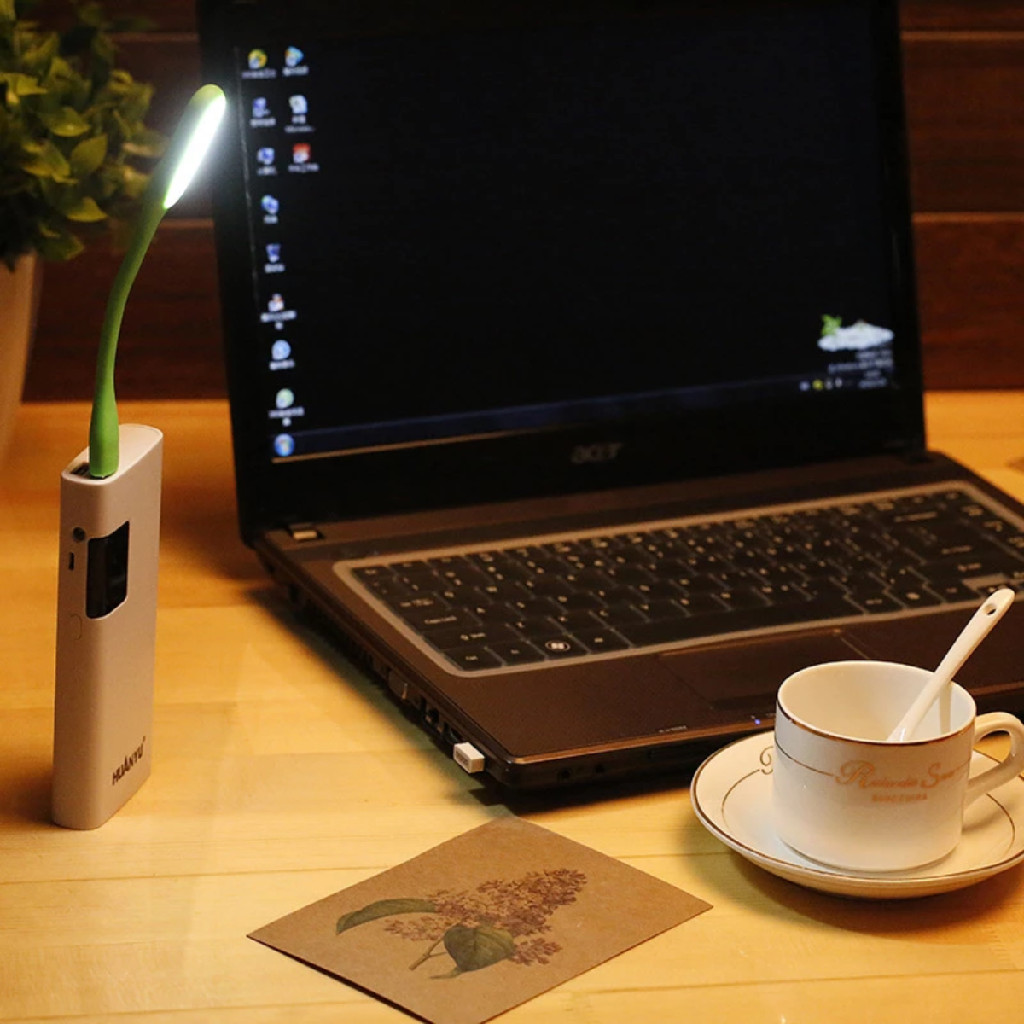 1 Unidade Mini Luz Led USB Flexivel Ideal Para Leitura Conecta Notebook Pc Lampada Luminaria