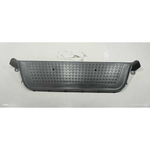 Acabamento Pisante Parachoque Traseiro Vw Amarok 2013  Preto