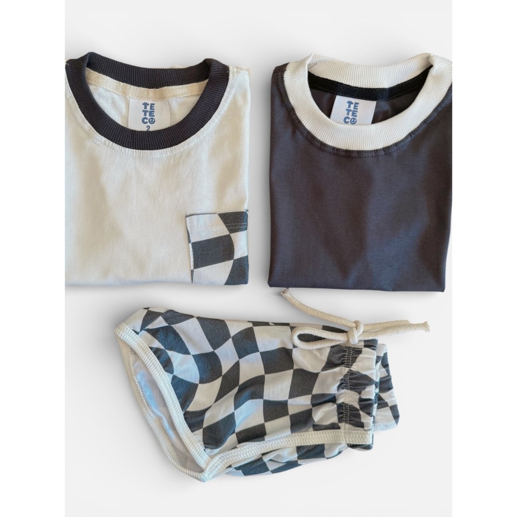 Kit Infantil Xadrez Moderno – 2 Camisetas e Short Estampado Estilo Urbano e Conforto Absoluto