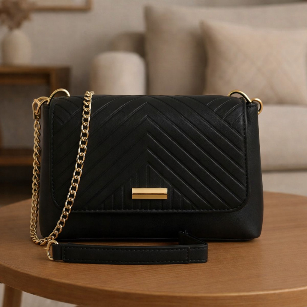 Bolsa Tiracolo Feminina Pequena com Corrente e Alça Ajustável 18x13 cm — imagem 2 de 2