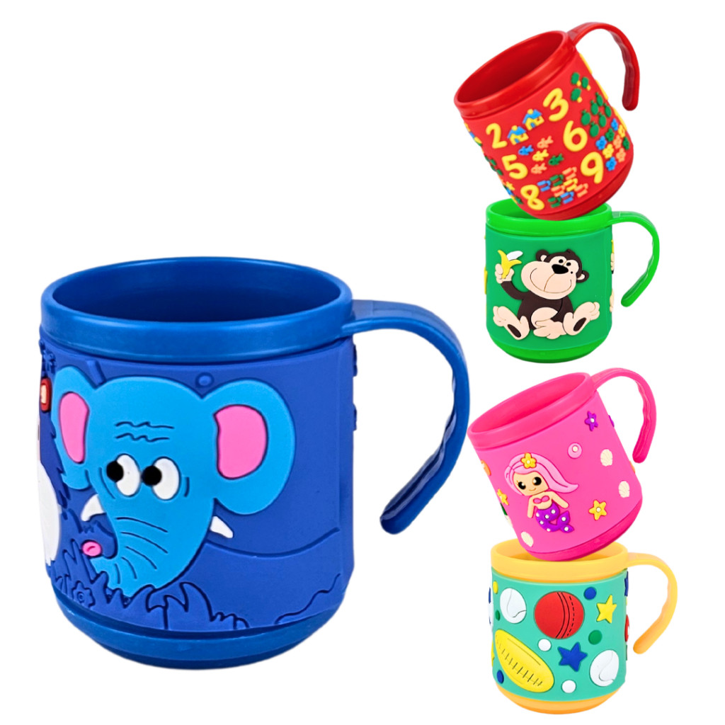 Caneca infantil de plástico emborrachada 3D 230ml Água Suco Leite em Oferta na Shopee