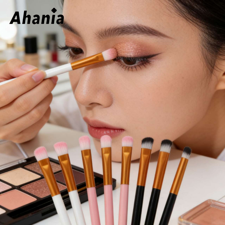 Kit de 6 Pinceis para Maquiagem, com Pincel para Sombra, Delineador, Sobrancelha, Corretivo e Iluminador