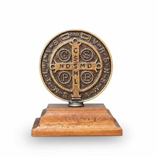 São Bento Mesa Madeira Pinus Bronze Enfeite 6cm Medalha Proteção em Oferta na Shopee