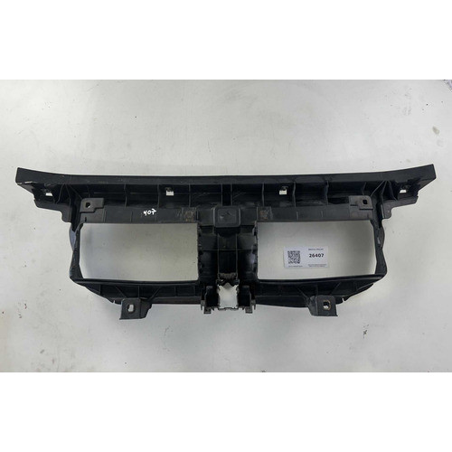 Defletor Superior Radiador Com Detalhe Bmw X1 18i 2012