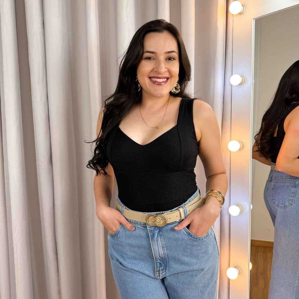 Body Feminino Canelado Gola V Ajustado Alca Confortavel Tendencia Dia a Dia Moderno Casual Verão