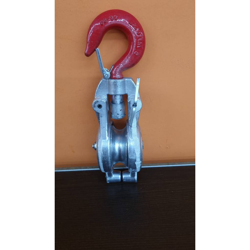 Carretilha para Içamento 232R com Gancho 22mm Pequeno com Trava de Segurança