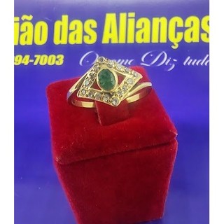 Anel Esmeralda 4x3 mm 18 Kilates Diamante 1 mm Peso 2.43 Gramas Topo 15 mm