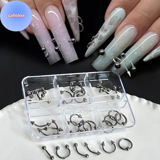 SABVX 30 Pçs/Caixa 6 Grades Piercing De Unhas Punk Charme Liga De Metal Perfurado Bla/Branco Jóias Decoração 3D Fornecim