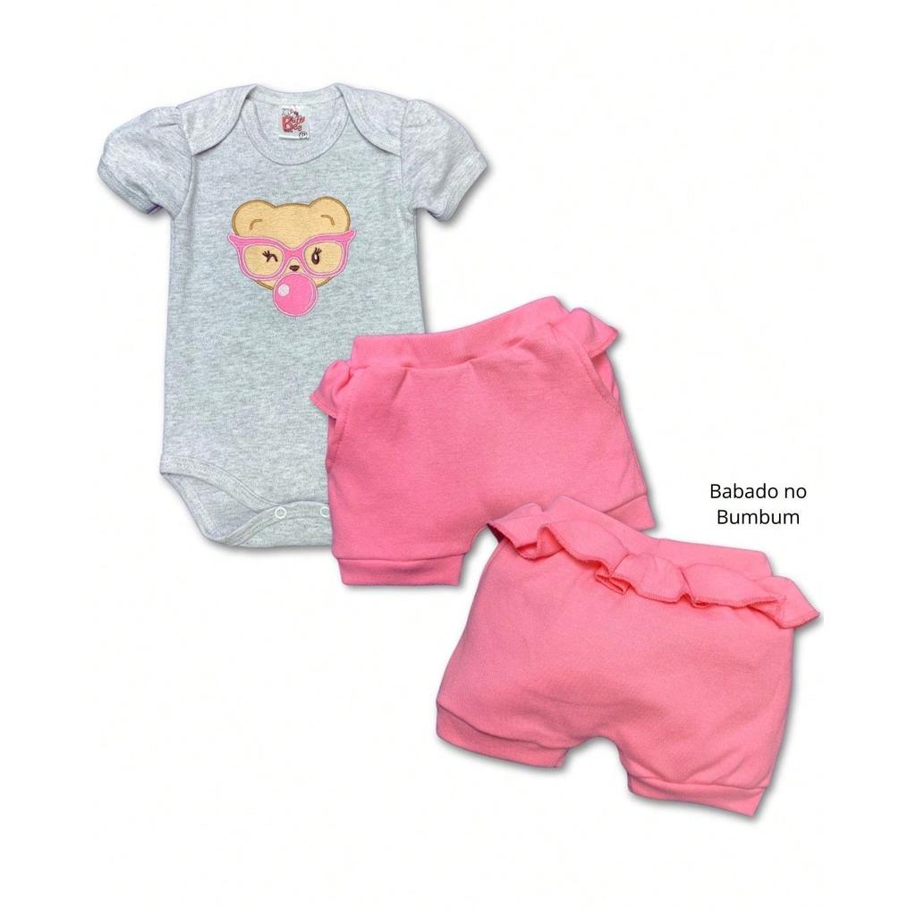 Conjunto Bebê Menina 2 Peças Body Manga Curta Ursinha Bordada com Óculos + Shorts Rosa com Babado no Bumbum