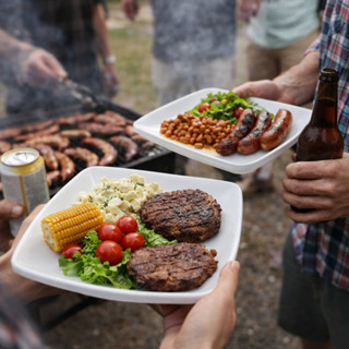 50 Prato Acrílico Quadrado Resistente Refeição 22cm Branco em Oferta na Shopee