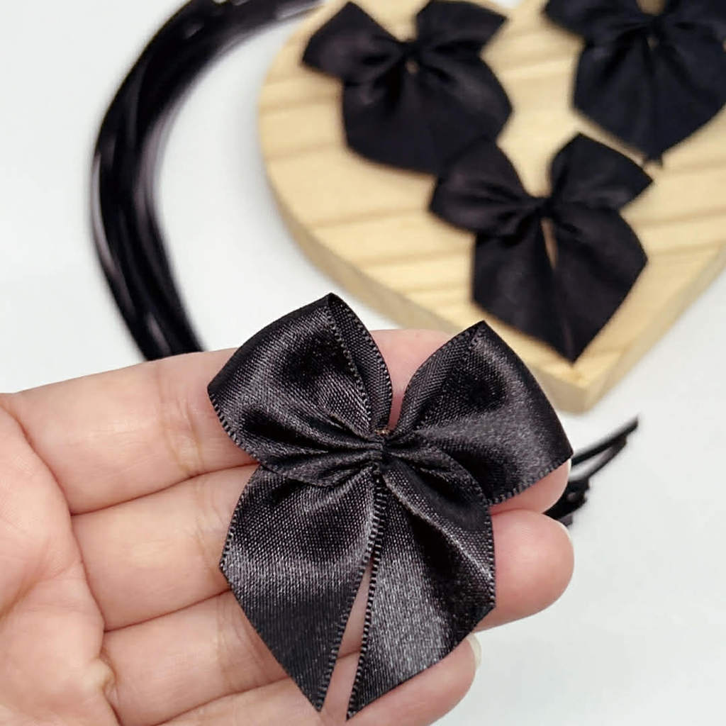 Laço Lacinho PRETO em Cetim 20/40/100 UNIDADES - nº5 - 5 cm COM FITA PARA AMARRAR em Oferta na Shopee