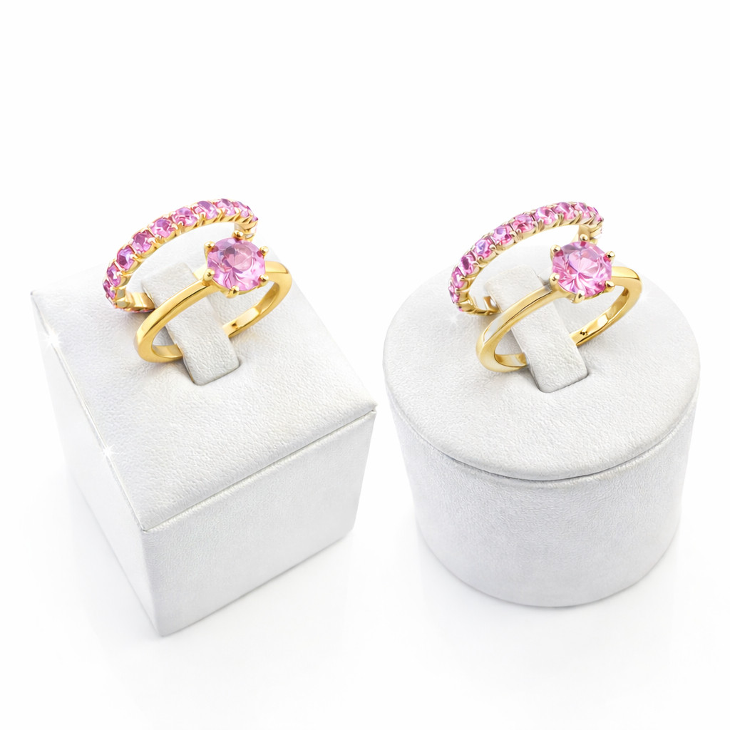 Detalhes do Kit com Dois Anéis Solitário e Anel Aparador de Aliança Cravejado de Strass Rosa Bebê Banhado a Ouro