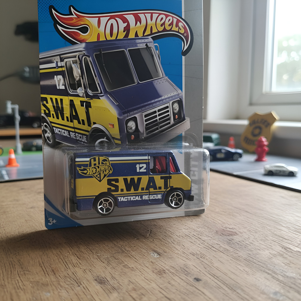 Miniatura Carrinho HotWheels SWAT metal escala 1:64 Raridade do ano de 2012