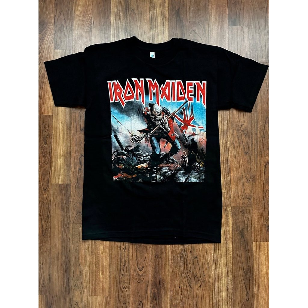 Camiseta Oversized Preta Unissex de Algodão, com Estampa do Iron Maiden "The Trooper", Estilo Heavy Metal e Vintage