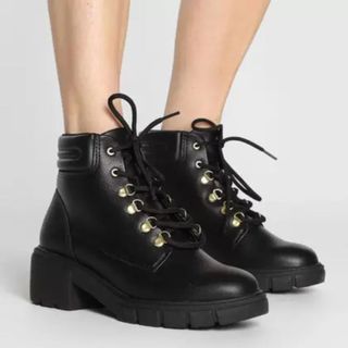Bota Feminina Beira Rio Conturno Cano Curto 9077.202 Feminina salto tratorado
