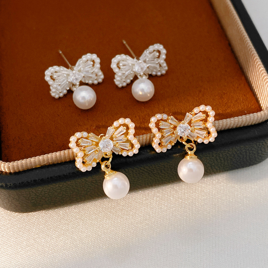 [Estoque pronto] 14K banhado a ouro Real agulha de prata zircão arco pérola brincos elegantes brincos leves de luxo brin