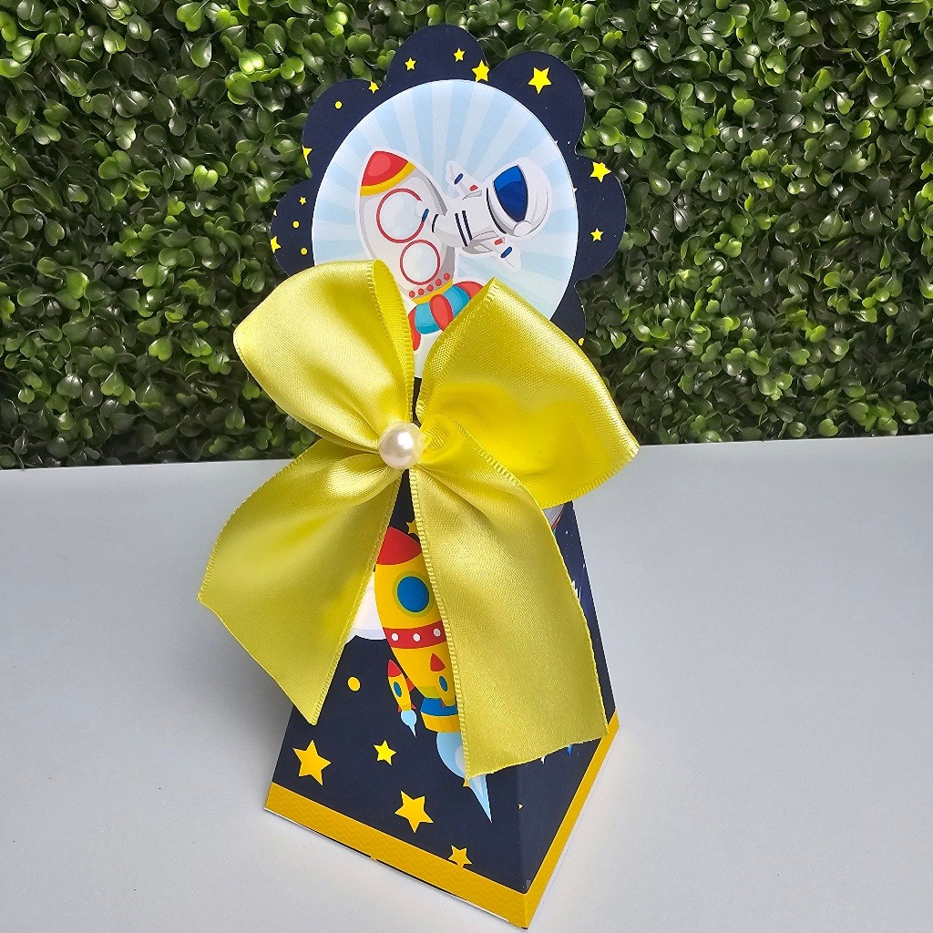 Caixa Cone Pirâmide ASTRONAUTA - Personalizados - Festa infantil - Aniversário - Lembrancinha