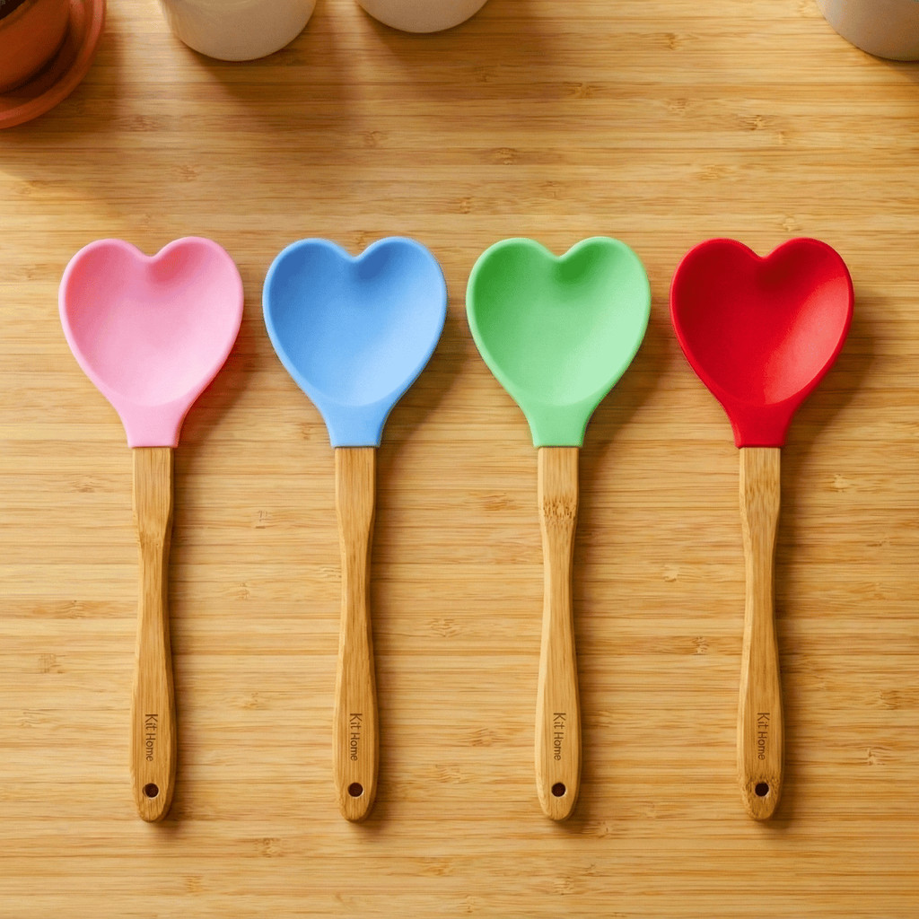 Kit 4 Colheres Coração Silicone com Cabo Madeira 30cm - KeHome / Utensílio Cozinha Antiaderente